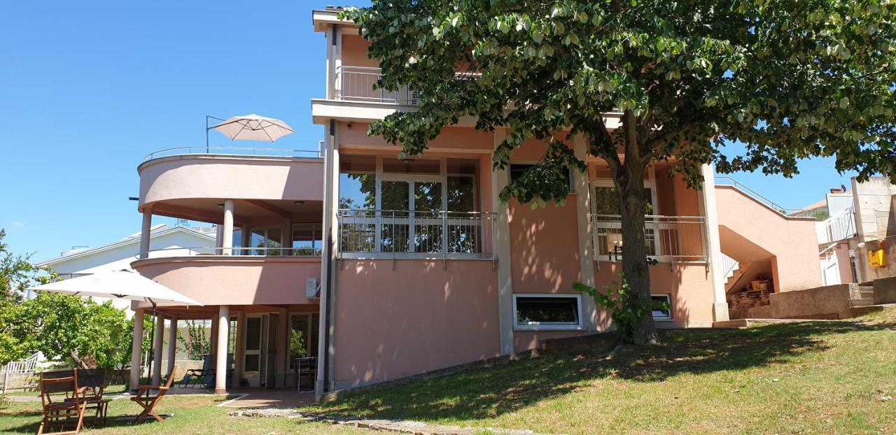 Apartments Seafront Villa Pula Eksteriør bilde