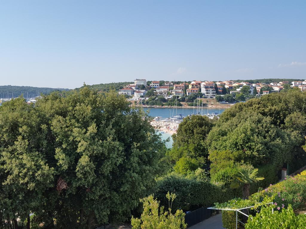 Apartments Seafront Villa Pula Eksteriør bilde