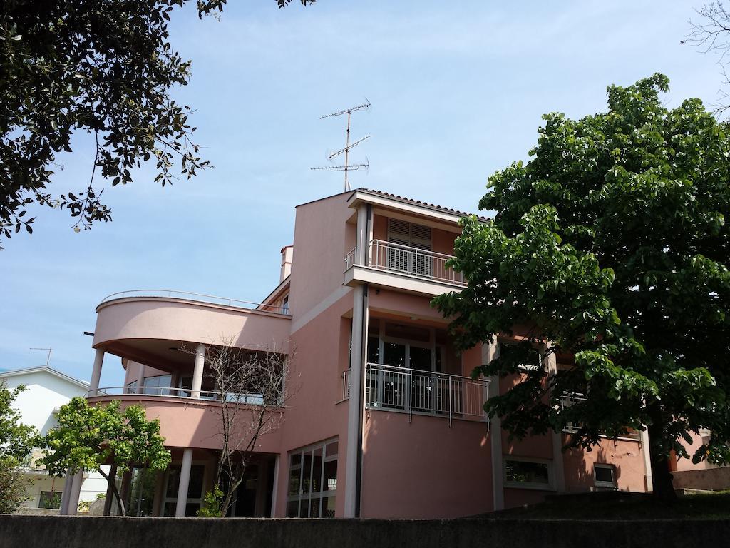 Apartments Seafront Villa Pula Eksteriør bilde